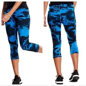 Lucy Hatha Capri Leggings